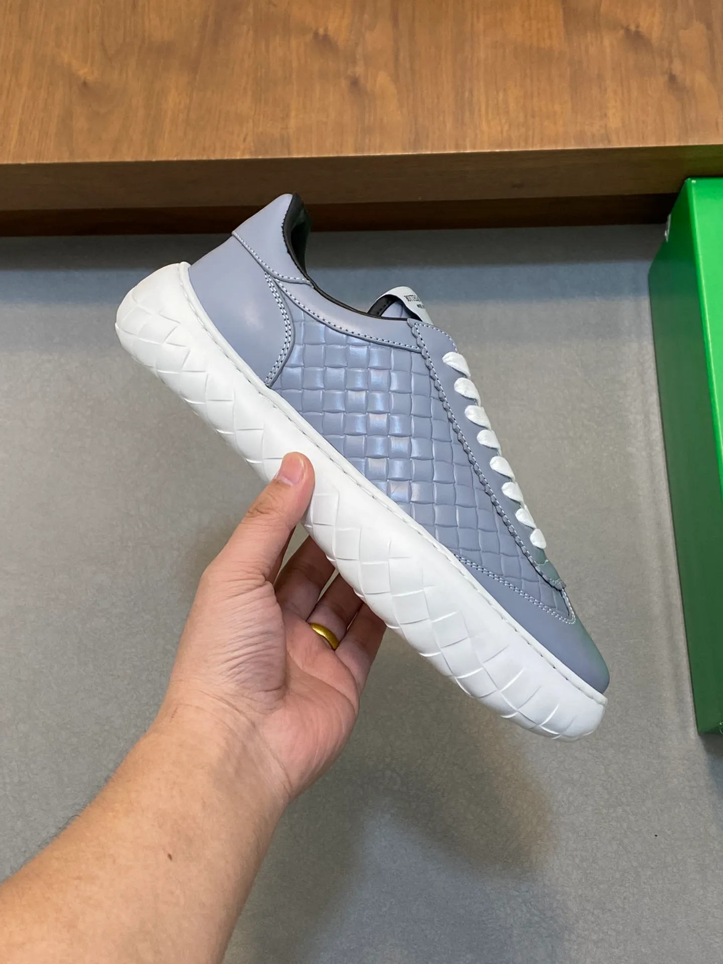 Men's men's shoes 💰480 [New style] ⛺️⛺️BV-Bottega Veneta men's Apollo sneakers. Run to the next stop at a brisk and comfortable pace. This casual shoe is a nylon and suede cowhide lace-up sneaker. Material: Fabric stitching cowhide and cow suede. Rubber outsole Size: 38-44 (45 can be customized